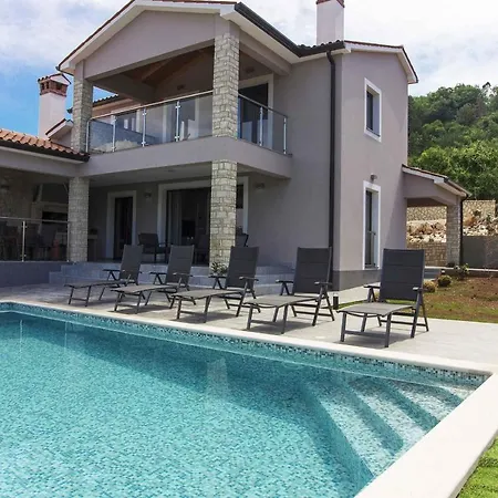 Villa Charming Fjolla With Private Pool In Labin *