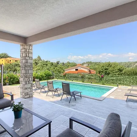 Charming Fjolla With Private Pool In Labin