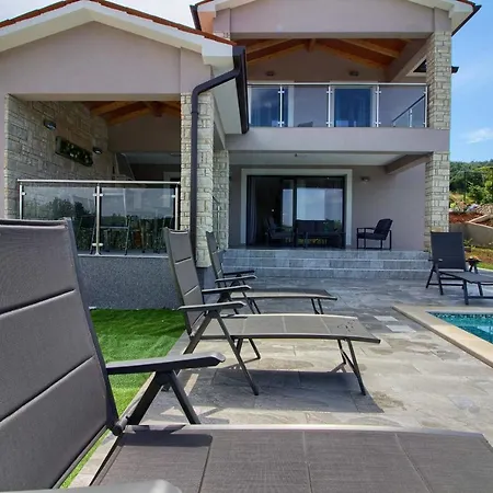 Charming Fjolla With Private Pool In Labin Villa *