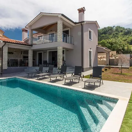 Villa Charming Fjolla With Private Pool In Labin Labin (Istria)