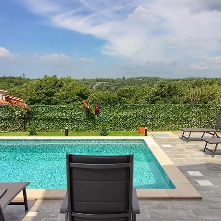 Charming Fjolla With Private Pool In Labin *
