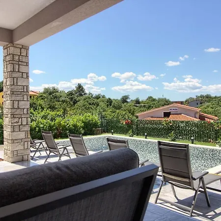Charming Fjolla With Private Pool In Labin *