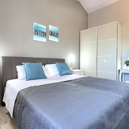 Charming Fjolla With Private Pool In Labin Villa *