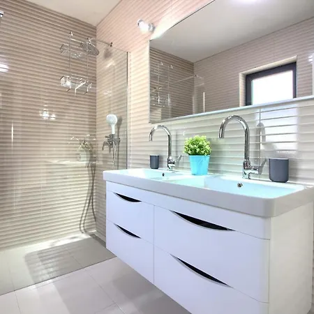 Charming Fjolla With Private Pool In Labin Villa *