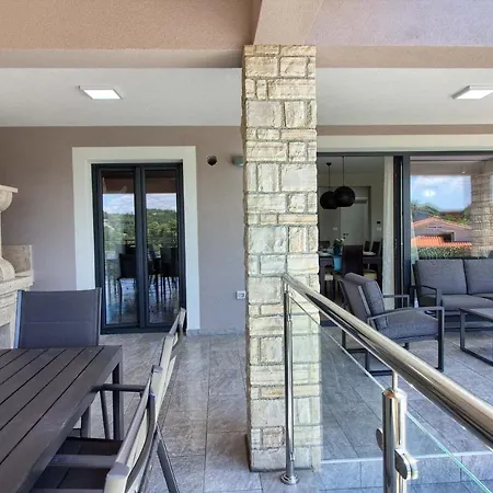 Villa Charming Fjolla With Private Pool In Labin