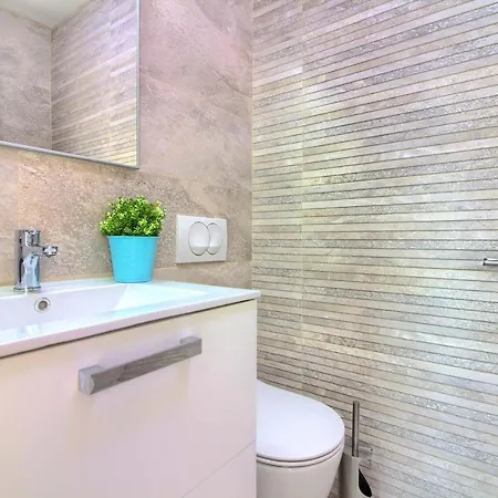 Villa Charming Fjolla With Private Pool In Labin Labin (Istria)