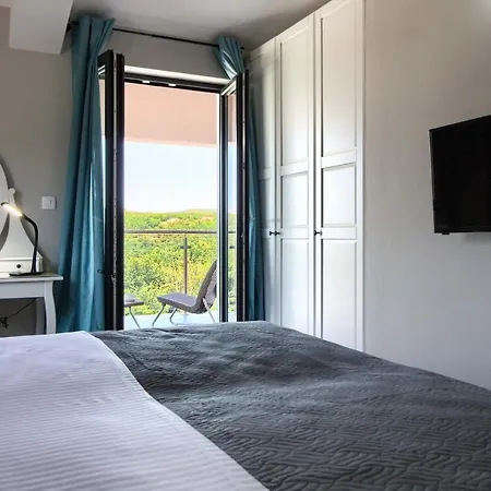 Charming Fjolla With Private Pool In Labin Villa