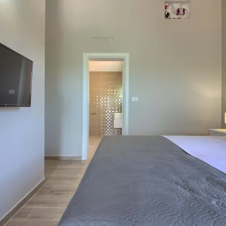 Charming Fjolla With Private Pool In Labin *
